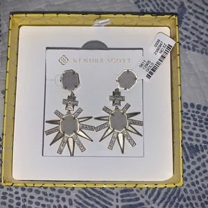 Brand New in Box Kendra Scott earrings